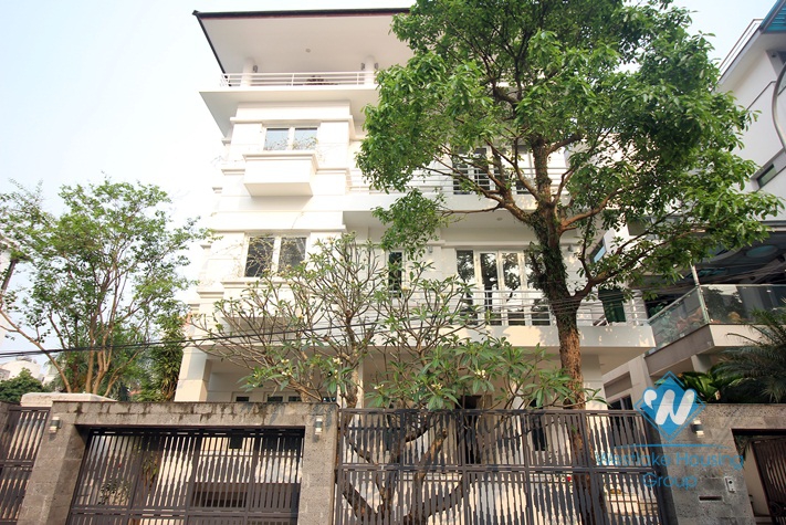 Stunning modern house for rent on Lac Long Quan in diplomat's neighborhood